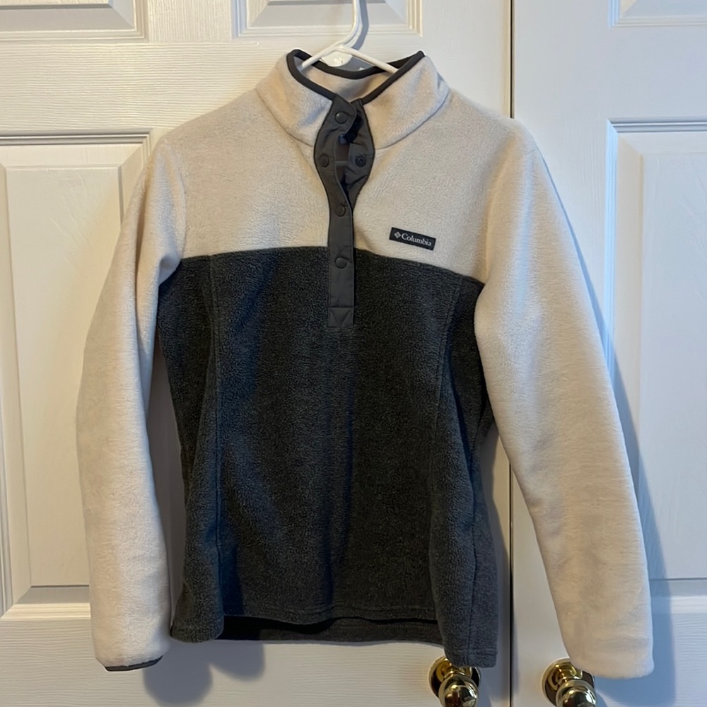 white and grey Colombia quarter zip button sweater
